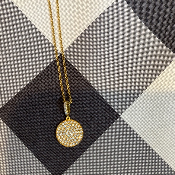 Beautiful 18k solid gold .49 ctw and Genuine Pave Diamond Pendant necklace ๐ - Picture 13 of 16